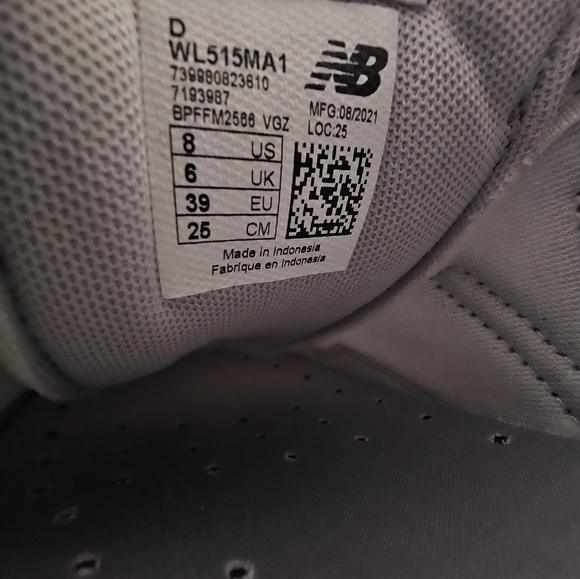 Womens New Balance - Picture 2 of 6